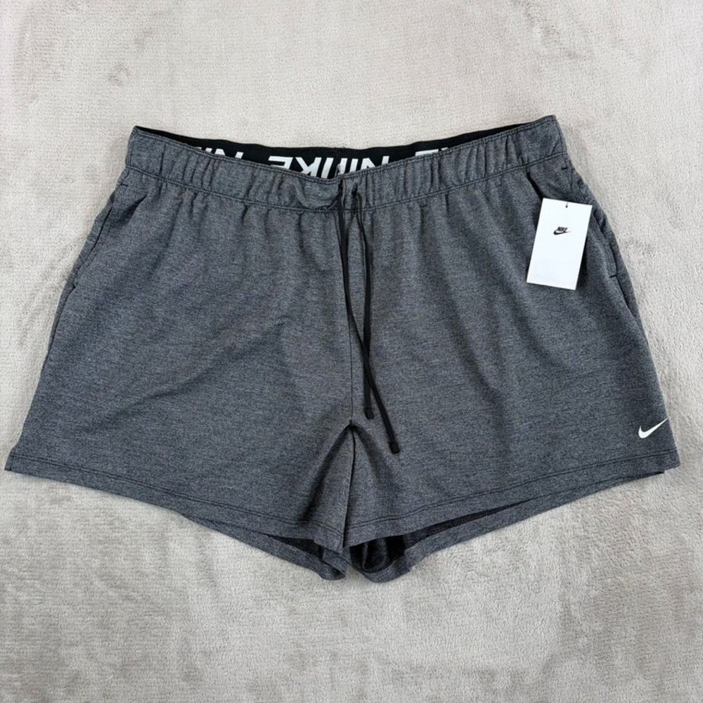 Nike Athletic Football Gym Workout Shorts in Grey Men 2XL Dri Fit Drawstring NWT